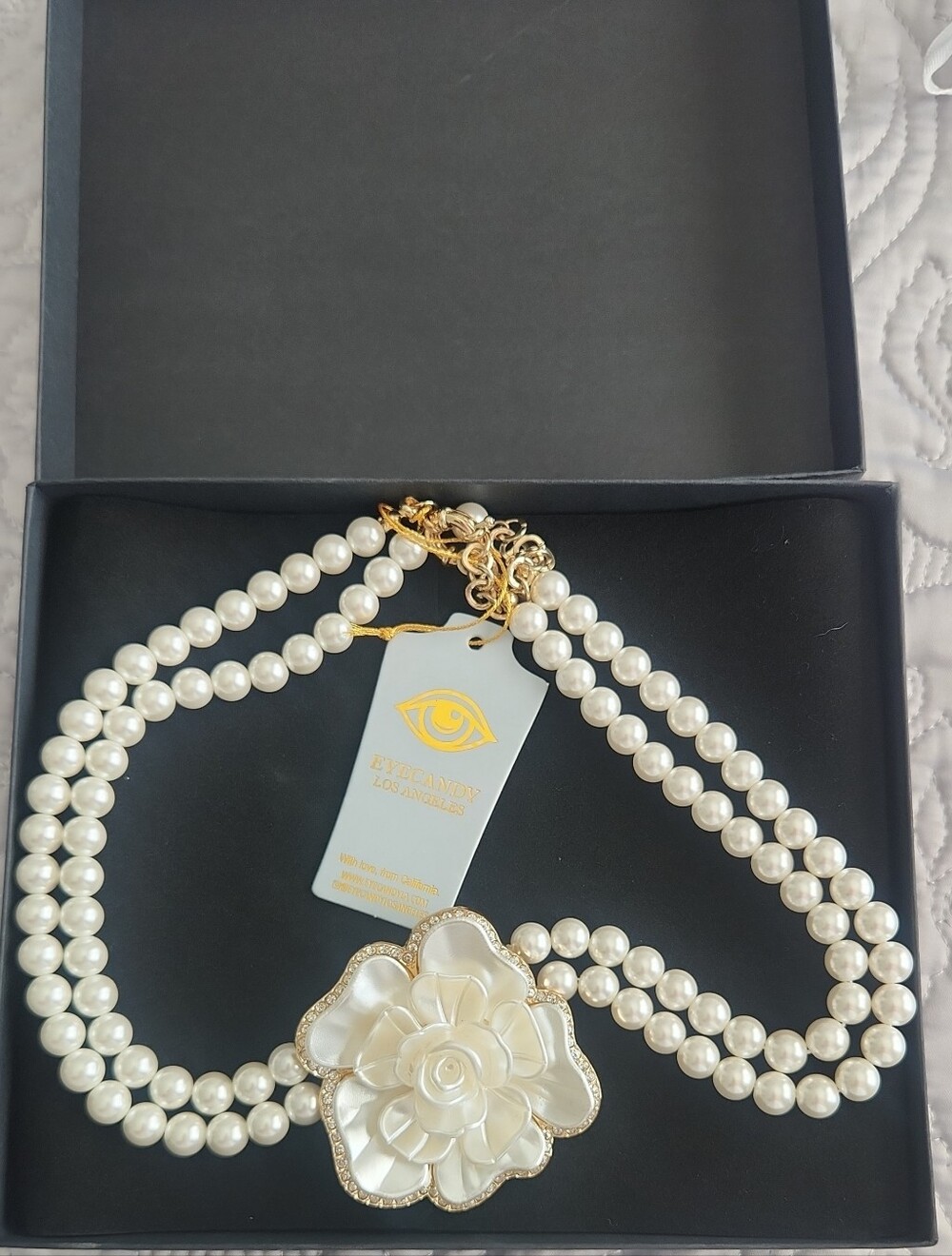 eye candy White Pearl Double-Strand Necklace with Floral Centerpiece